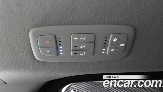 Hyundai Staria 2023 — Photo 8/34