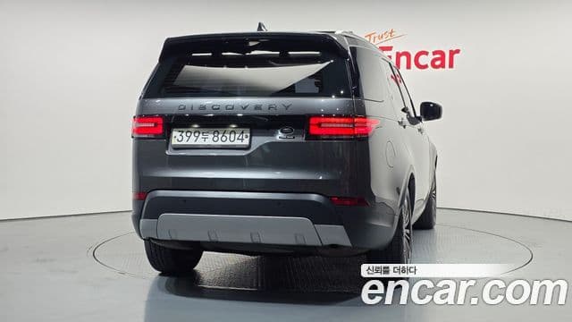 Land Rover Discovery 5 2019 — Фото 4/20
