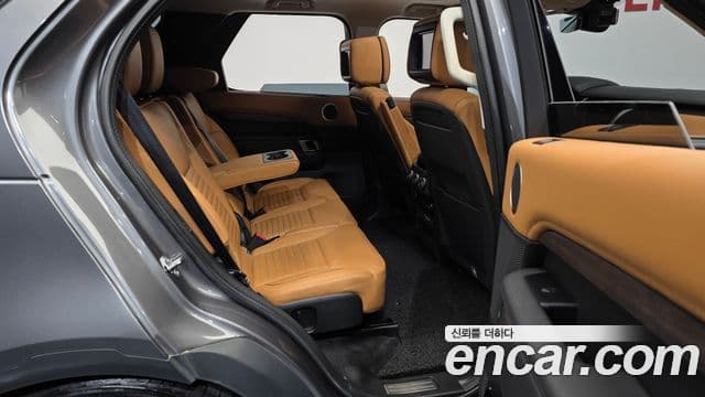 Land Rover Discovery 5 2019 — Фото 12/20
