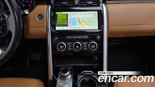 Land Rover Discovery 5 2019 — Фото 15/20
