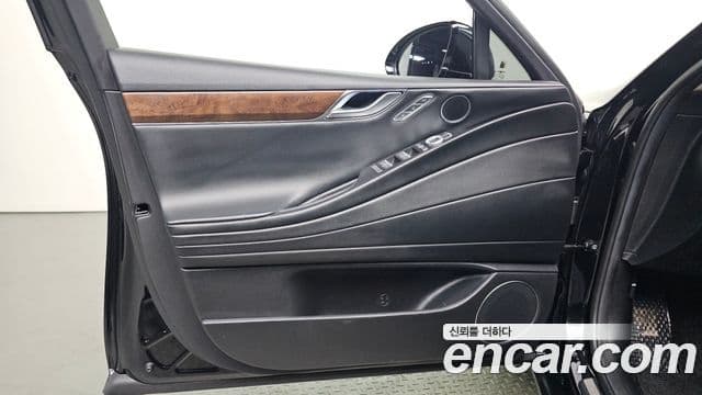 Genesis G80 2022 — Photo 17/33
