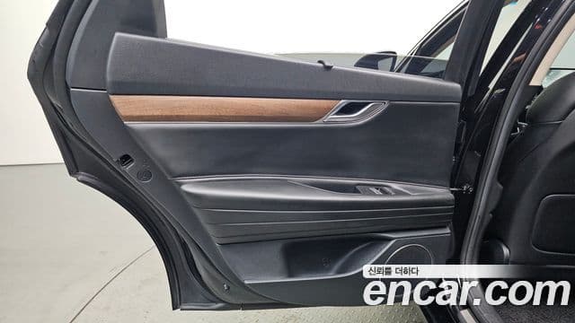 Genesis G80 2022 — Photo 31/33