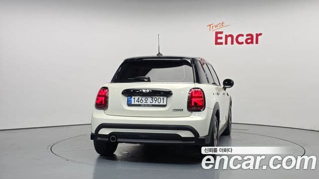 Mini Cooper 2022 — ფოტო 4/20