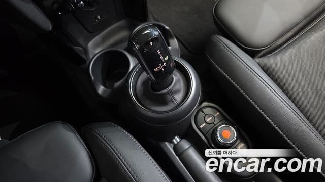Mini Cooper 2022 — ფოტო 9/20