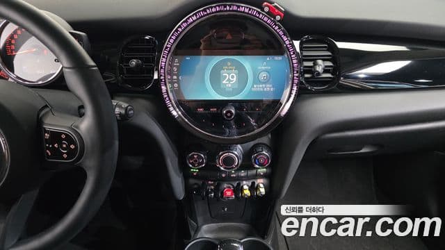 Mini Cooper 2022 — ფოტო 15/20