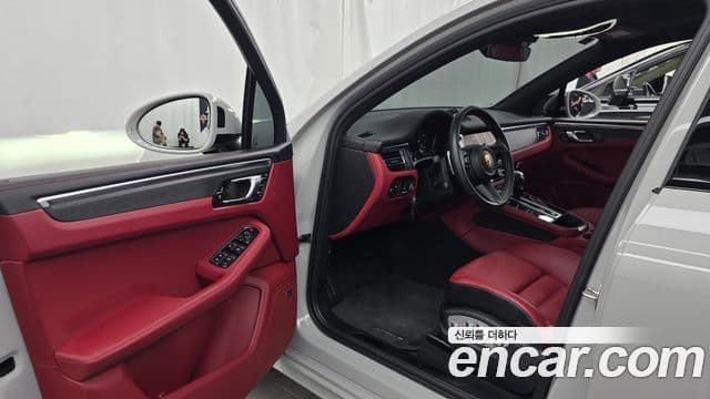 Porsche Macan 2024 — Şəkil 10/20