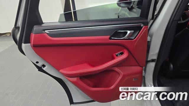 Porsche Macan 2024 — Photo 5/32