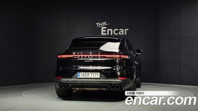 Porsche Cayenne 2025 — ფოტო 4/20