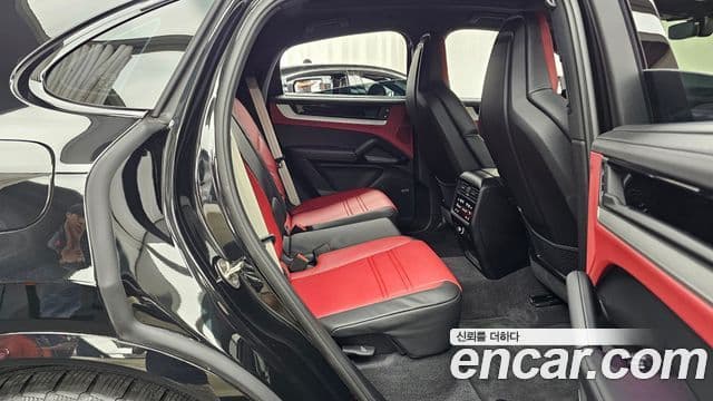 Porsche Cayenne 2025 — ფოტო 12/20