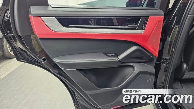 Porsche Cayenne 2025 — Photo 15/31