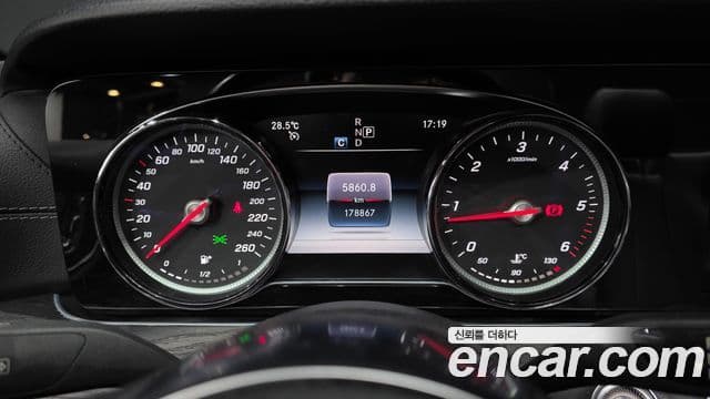 Mercedes-Benz E-Class 2019 — Şəkil 8/20