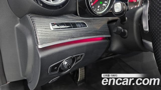 Mercedes-Benz E-Class 2019 — Şəkil 18/20