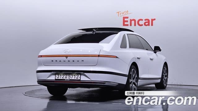Hyundai Grandeur Hybrid 2024 — ფოტო 19/34