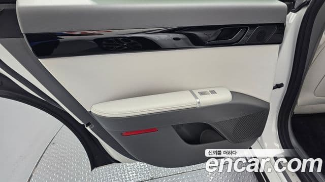 Hyundai Grandeur Hybrid 2024 — ფოტო 16/34