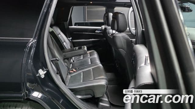 Jeep Grand Cherokee 2020 — Şəkil 12/20