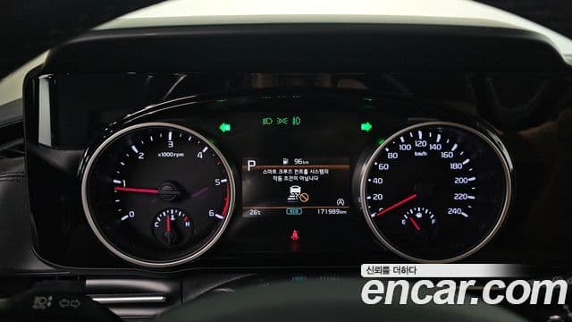 Kia Carnival 2021 — Фото 8/20