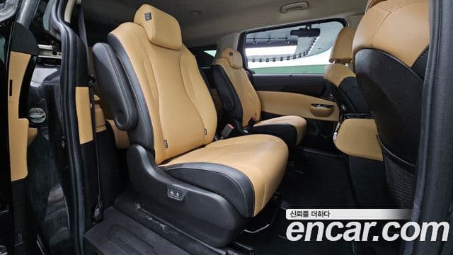 Kia Carnival 2021 — Фото 11/20