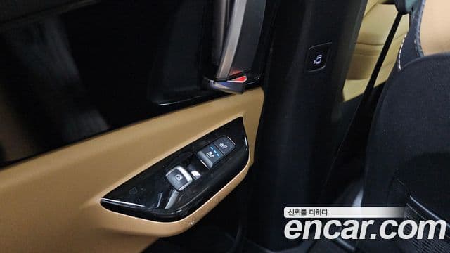 Kia Carnival 2021 — Фото 17/20