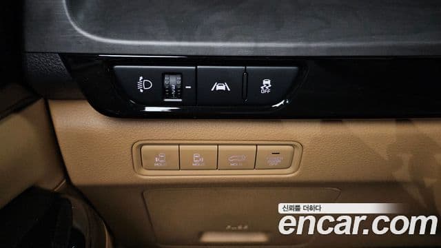 Kia Carnival 2021 — Фото 18/20