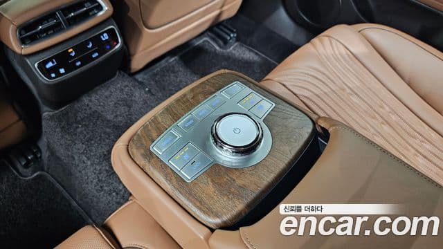 Genesis Electrified G80 2024 — Şəkil 18/20