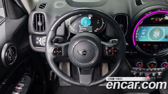 Mini Cooper Countryman 2023 — Photo 32/37
