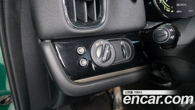 Mini Cooper Countryman 2023 — Photo 5/37