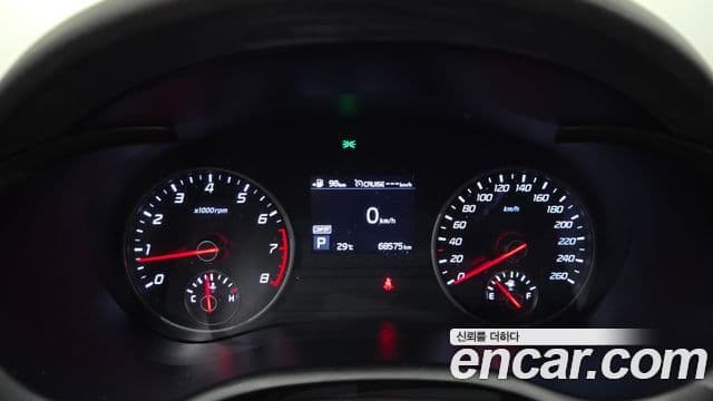 Kia Stinger 2018 — ფოტო 8/20