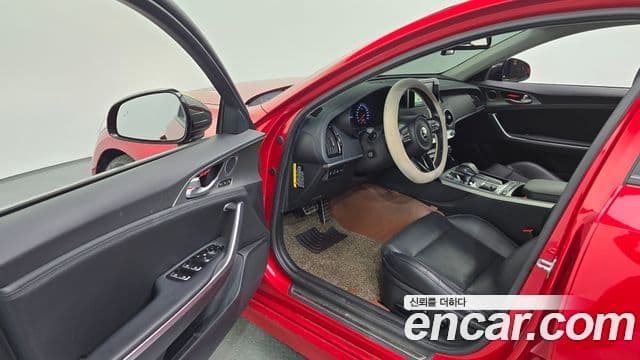 Kia Stinger 2018 — ფოტო 10/20