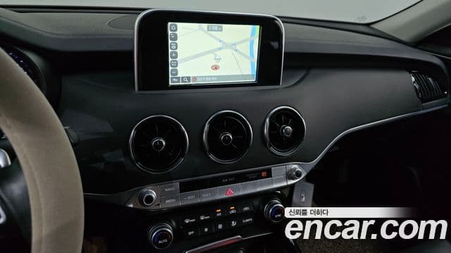 Kia Stinger 2018 — ფოტო 12/20