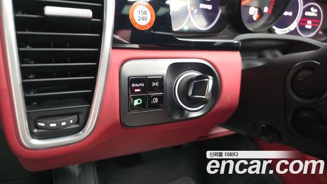 Porsche Cayenne 2019 — ფოტო 8/32