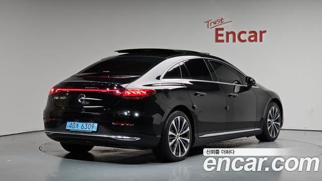 Mercedes-Benz EQE 2023 — ფოტო 36/38