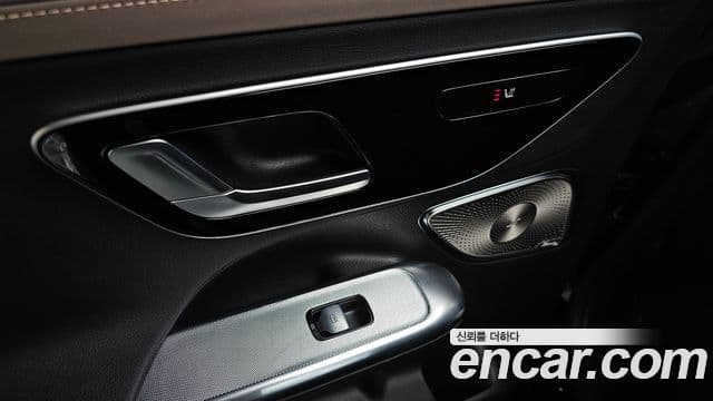 Mercedes-Benz EQE 2023 — ფოტო 33/38