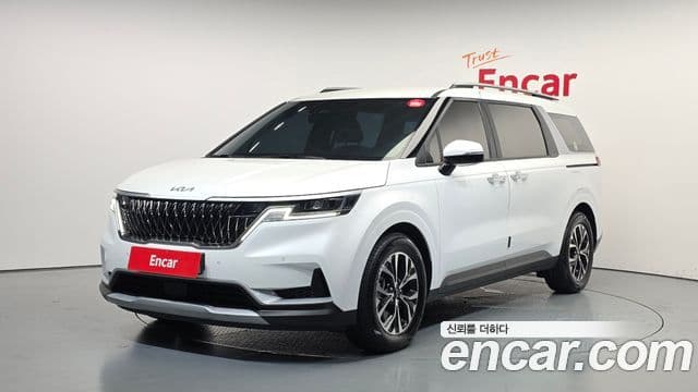 Kia Carnival 2023 — ფოტო 1/20