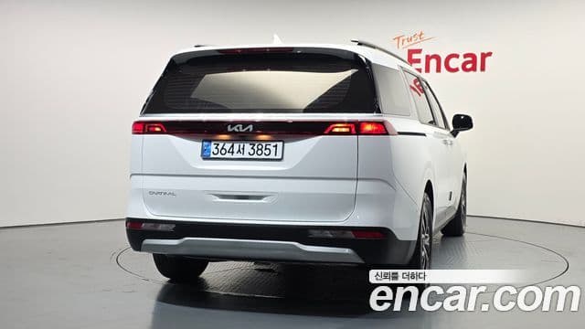 Kia Carnival 2023 — ფოტო 4/20