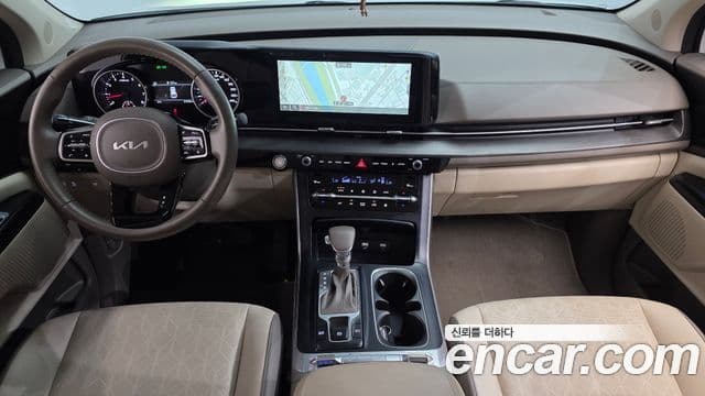 Kia Carnival 2023 — ფოტო 7/20