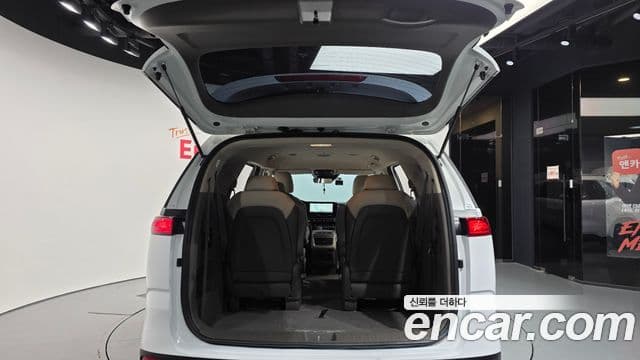 Kia Carnival 2023 — ფოტო 20/20