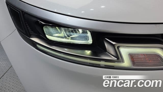 Kia Carnival 2023 — ფოტო 30/30
