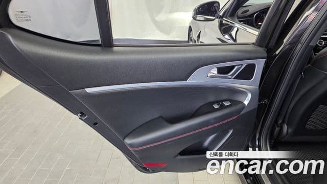 Genesis G70 2018 — Photo 28/31