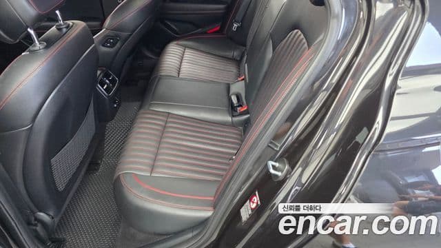 Genesis G70 2018 — Photo 6/31