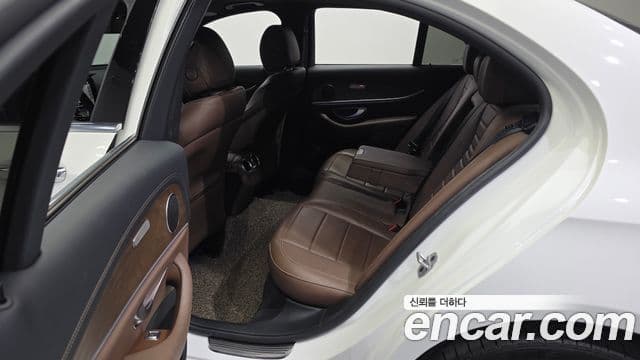Mercedes-Benz E-Class 2021 — Şəkil 12/20