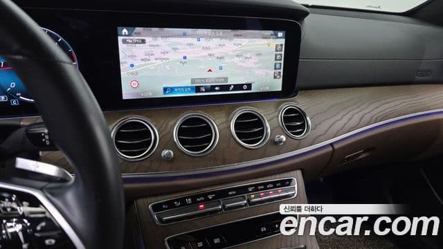 Mercedes-Benz E-Class 2021 — Şəkil 15/20