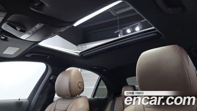 Mercedes-Benz E-Class 2021 — Şəkil 19/20