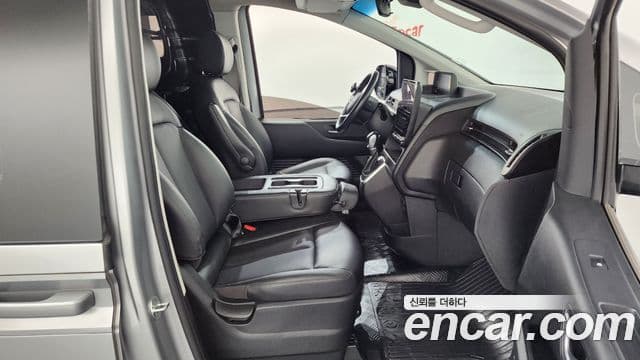 Hyundai Staria 2022 — Şəkil 10/31