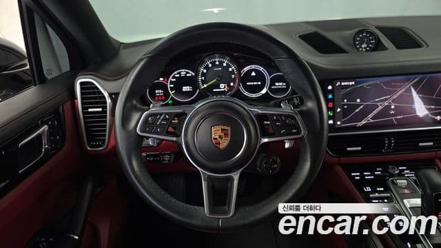 Porsche Cayenne 2022 — Фото 13/20