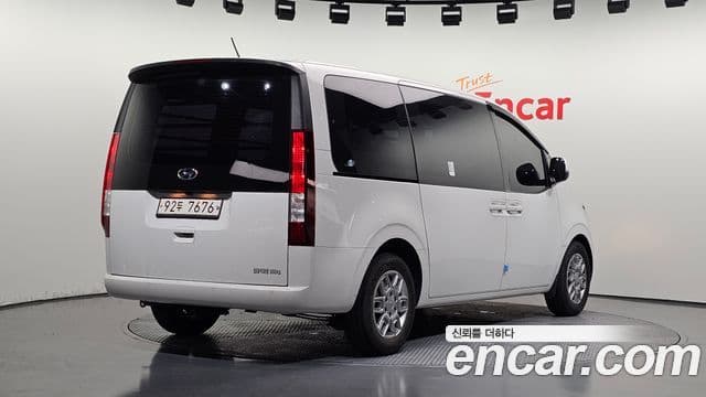 Hyundai Staria 2021 — Фото 2/20