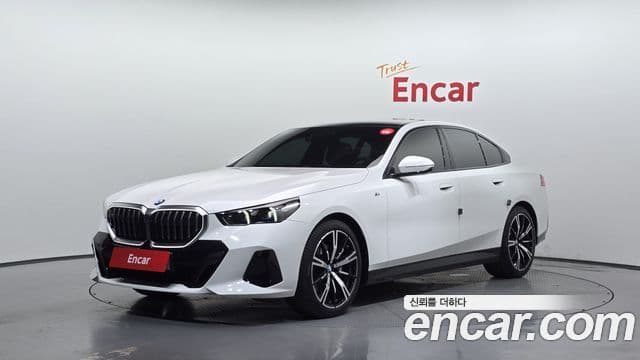 BMW 5 Series 2025 — ფოტო 1/20