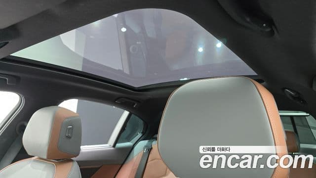 BMW 5 Series 2025 — ფოტო 17/20