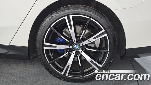BMW 5 Series 2025 — Photo 26/32