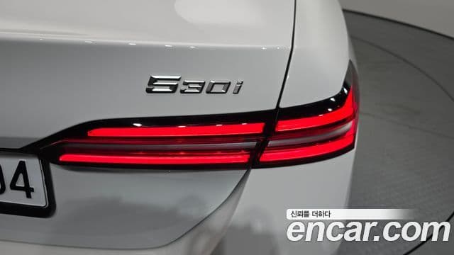 BMW 5 Series 2025 — Photo 9/32