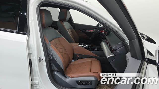 BMW 5 Series 2025 — Photo 20/32